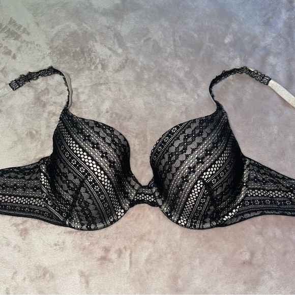 Victoria’s Secret lined Demi bra size 36C - Picture 2 of 12
